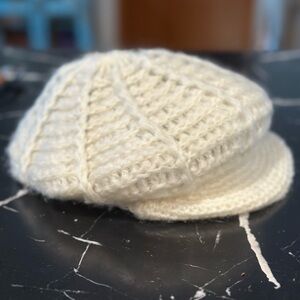 Cozy Knit White Beret